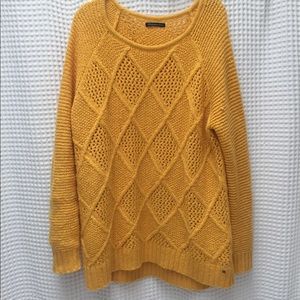 American Eagle yellow sweater !!
